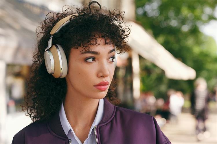 Tai nghe Bluetooth Chụp tai Bowers & Wilkins Px8 Màu Màu be