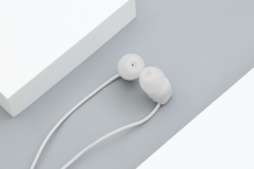 Dây dài 1.2m của tai nghe EP Type C Sony IER-EX15C mang lại trải nghiệm linh hoạt