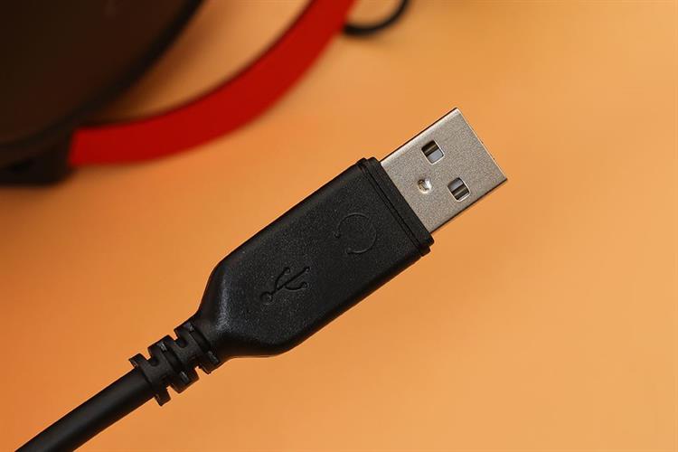 Tai nghe Chụp Tai USB DAREU EH925L Màu Đen - Đỏ