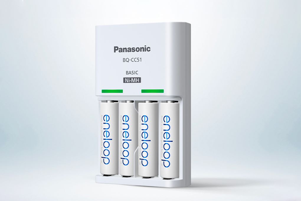 Bộ sạc tiêu chuẩn 10h Panasonic Eneloop K-KJ51 2000mAH (kèm pin AA 2 viên) Màu Trắng