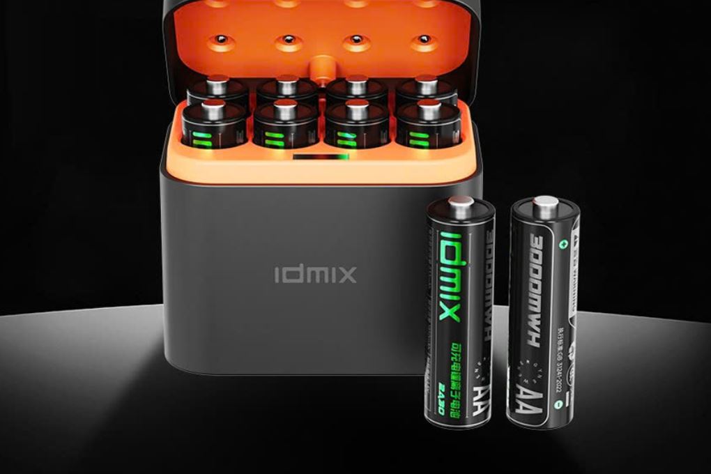 Bộ Hộp Sạc 2h IDMIX 2A08 Pin 2A Màu Đen