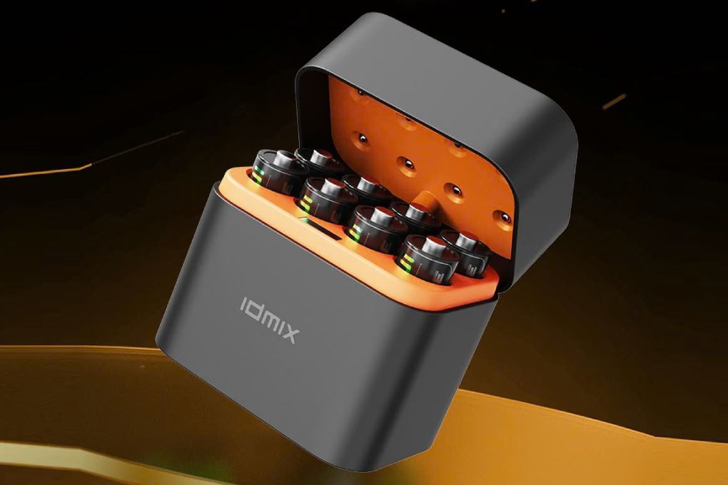 Bộ Hộp Sạc 2h IDMIX 2A08 Pin 2A Màu Đen