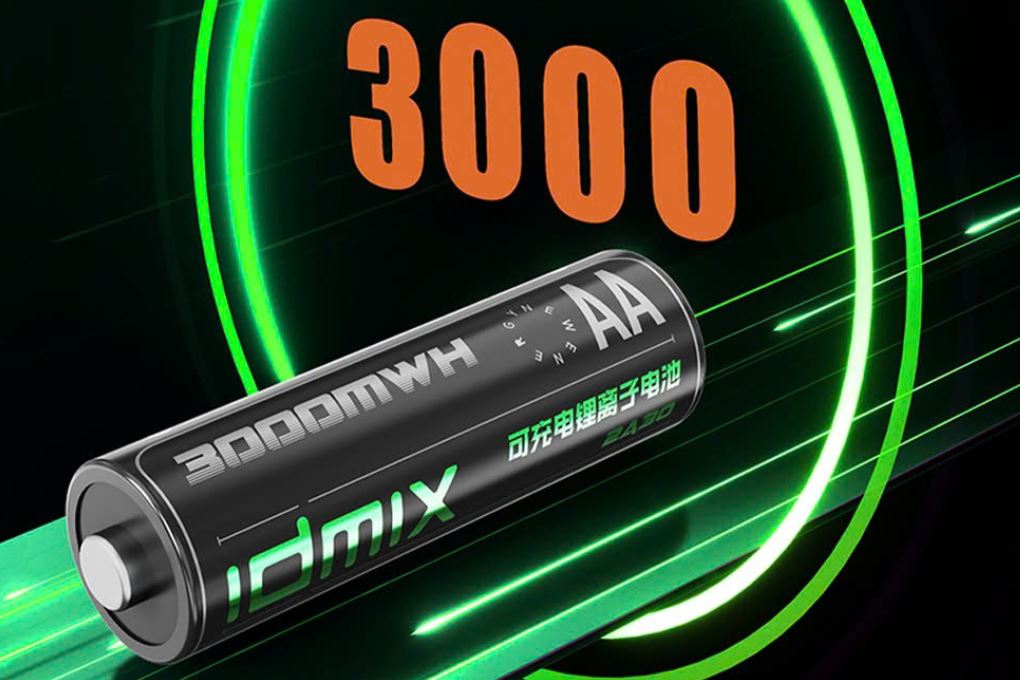 Bộ Hộp Sạc 2h IDMIX 2A08 Pin 2A Màu Đen
