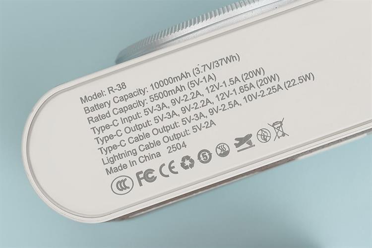 Pin sạc dự phòng 10000mAh Type C PD 22.5W Xmobile SnapGo R-38 kèm Cáp Lightning và Type C Màu Nâu