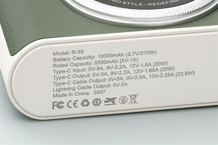 Pin sạc dự phòng 10000mAh Type C PD 22.5W Xmobile SnapGo R-38 kèm Cáp Lightning và Type C Màu Xanh lá đậm