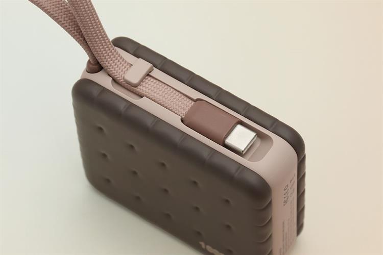 Pin sạc dự phòng Polymer 10000mAh Type C PD 22.5W Xmobile Cookie AX119 kèm Cáp Type C Màu Nâu