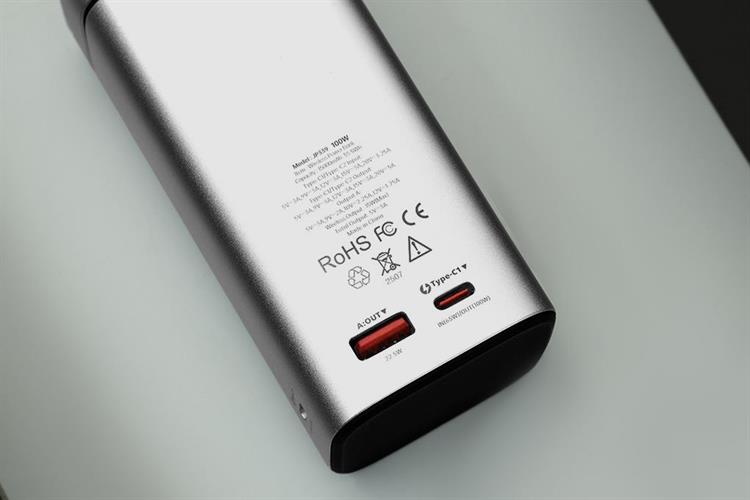 Pin sạc dự phòng 15000mAh Không dây Magnetic Qi2 Type C PD QC 3.0 100W Xmobile JP339 Màu Bạc