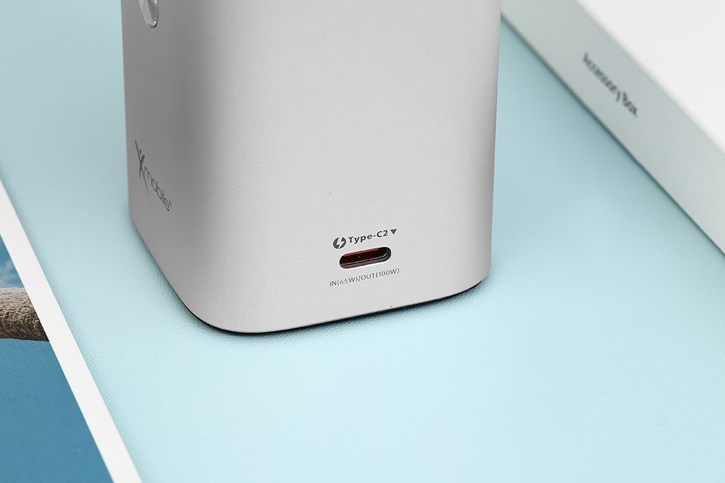 Pin sạc dự phòng 15000mAh Không dây Magnetic Qi2 Type C PD QC 3.0 100W Xmobile JP339 Màu Bạc