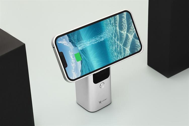 Pin sạc dự phòng 15000mAh Không dây Magnetic Qi2 Type C PD QC 3.0 100W Xmobile JP339 Màu Bạc