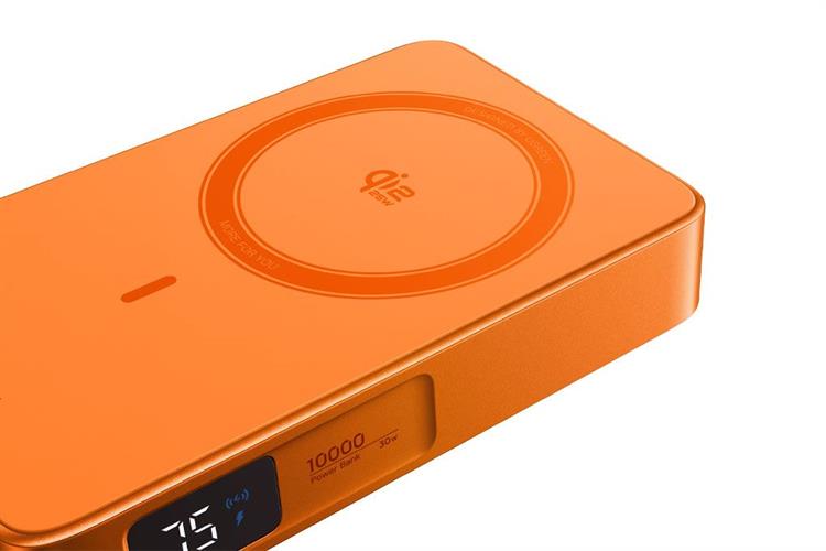 Pin sạc dự phòng Polymer Không dây Magnetic Qi2.2 Type C PD 30W Ugreen PB773 kèm Cáp Type C Màu Trắng