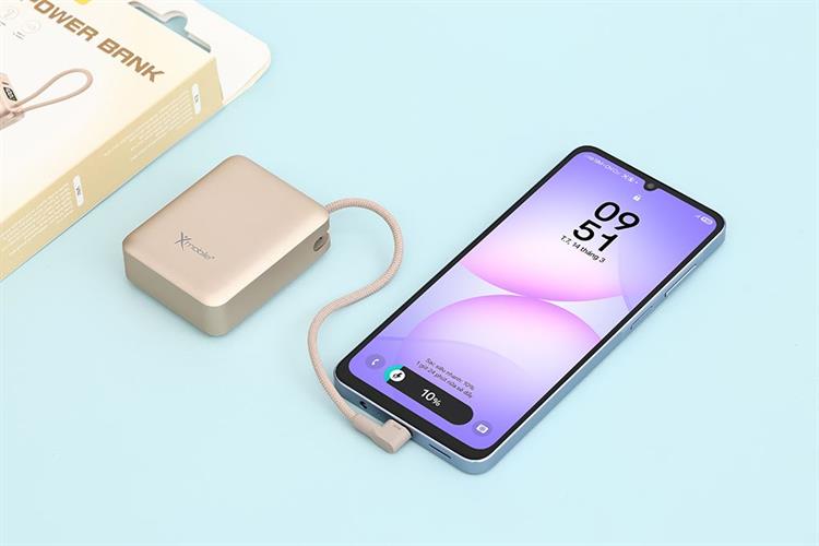 Pin sạc dự phòng Polymer 10000mAh Type C PD 22.5W Xmobile F13 kèm Cáp Type C Màu Vàng