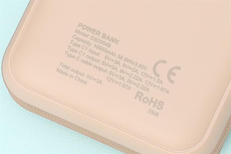 Pin sạc dự phòng Polymer 10000mAh Type C PD 20W Xmobile DS2054B kèm Cáp Type C Màu Nâu