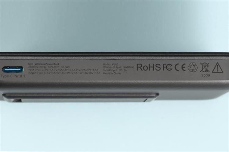 Pin sạc dự phòng 10000mAh Không dây Magnetic Qi2 Type C PD 30W Xmobile JP387 Màu Xám