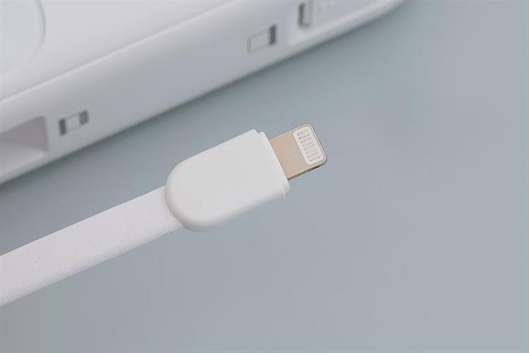 Pin sạc dự phòng Polymer 20000mAh Type C PD QC 3.0 30W Xmobile JP313 kèm Cáp Lightning và Type C Màu Trắng