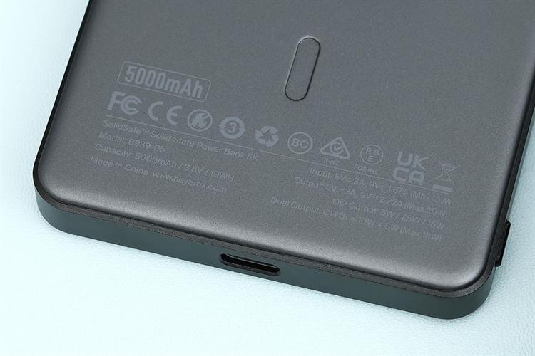 Pin sạc dự phòng Solid-state 5000mAh Không dây Magnetic Qi2 Type C PD 20W BMX B939 kèm Cáp Type C Màu Đen