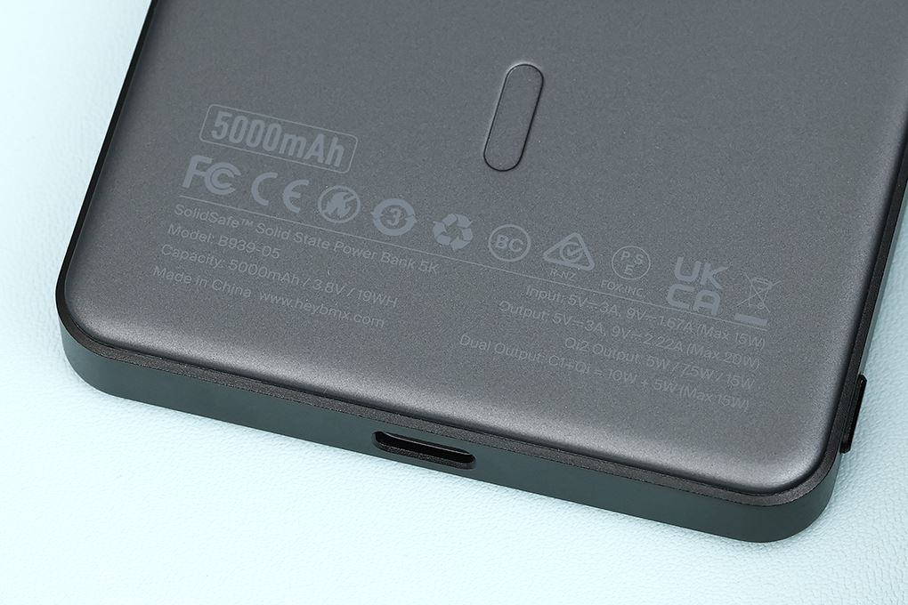 Pin sạc dự phòng Solid-state 5000mAh Không dây Magnetic Qi2 Type C PD 20W BMX B939 kèm Cáp Type C Màu Đen