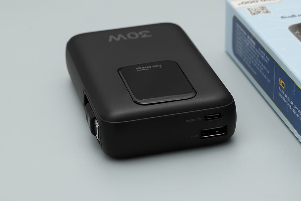 Pin sạc dự phòng Polymer 10000mAh Type C PD QC 3.0 30W Xmobile JP380 kèm Cáp dây rút Type C Màu Đen