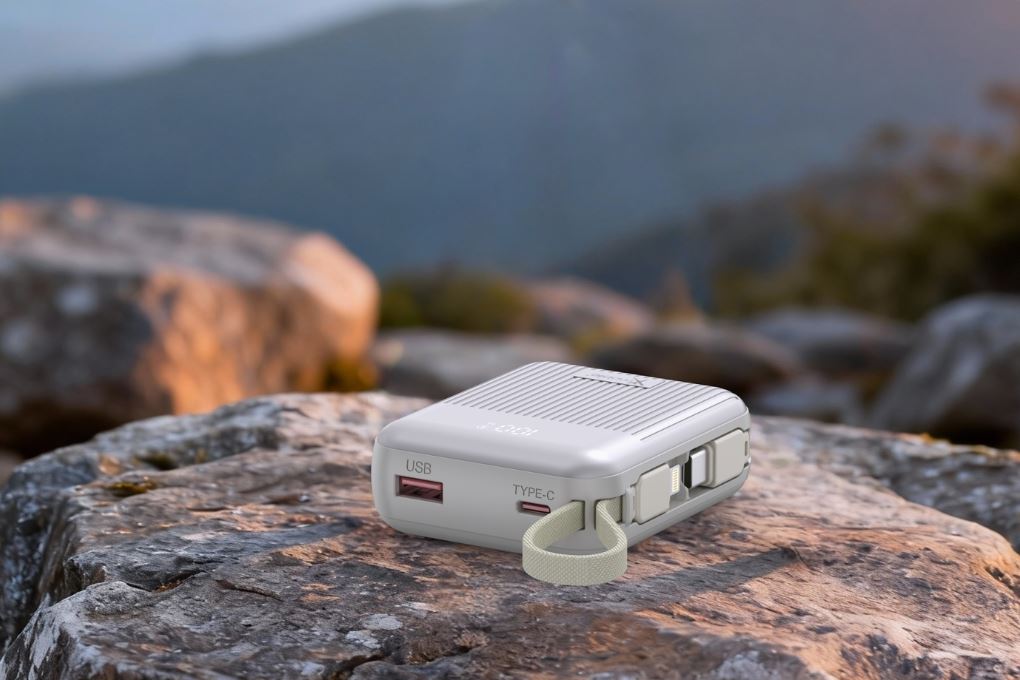 Pin sạc dự phòng Polymer 10000mAh Type C PD QC 3.0 22.5W Xmobile CarryOn Y111 kèm Cáp Lightning và Type C Màu Bạc