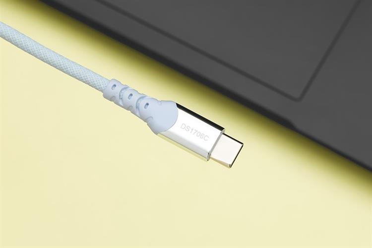 Cáp sạc nhanh và truyền dữ liệu Type-C - Type-C 100W 1m Xmobile DS1706C Màu Xanh Dương