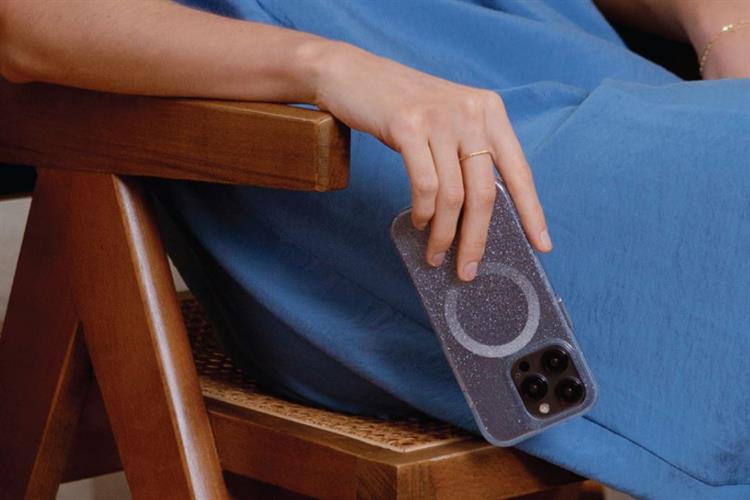 Ốp lưng MagSafe iPhone 15 Pro Max Nhựa dẻo IML UNIQ COEHL MAGNETIC CHARGING LUMINO Prussian Màu Xanh