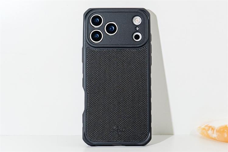 Ốp lưng iPhone 17 Pro Nylon PC TPU ITSKINS Hybrid R Màu Đen