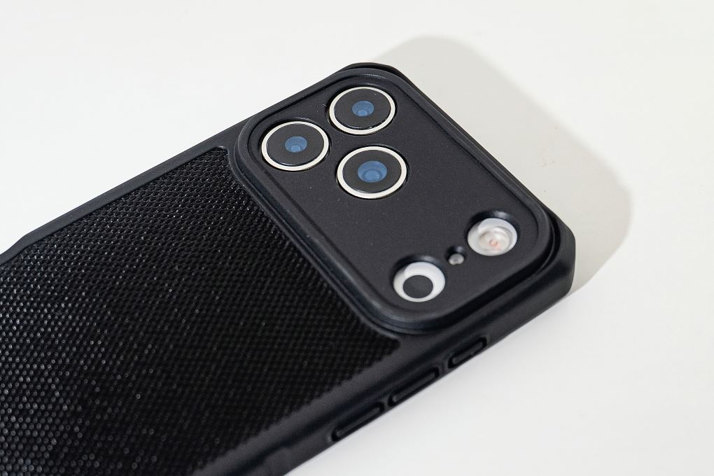 Ốp lưng iPhone 17 Pro Nylon PC TPU ITSKINS Hybrid R Màu Đen