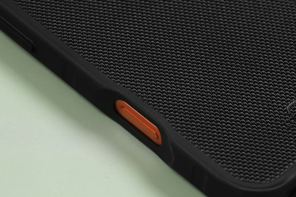 Ốp lưng iPhone 17 Pro Max Nylon PC TPU ITSKINS Hybrid R Màu Đen