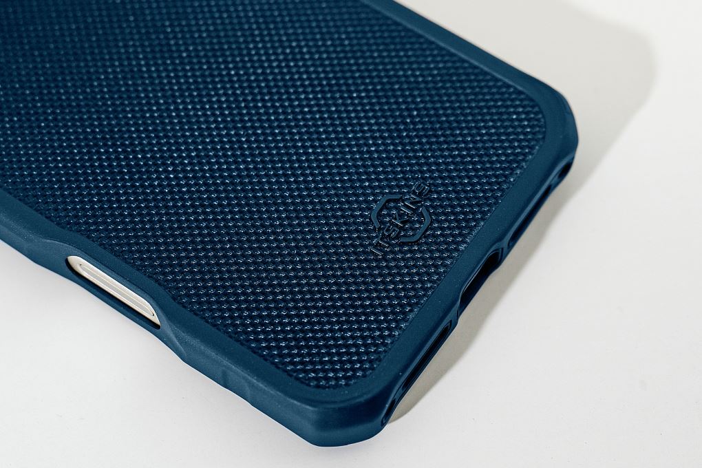 Ốp lưng iPhone 17 Pro Max Nylon PC TPU ITSKINS Hybrid R Màu Xanh Dương