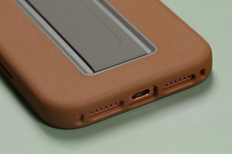 Ốp lưng MagSafe iPhone 17 Pro Max PU PC TPU Silicone UNIQ FlexGrip Camera Stand HELDRO PRO Màu Nâu