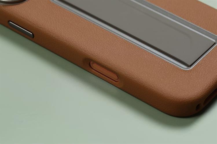 Ốp lưng MagSafe iPhone 17 Pro Max PU PC TPU Silicone UNIQ FlexGrip Camera Stand HELDRO PRO Màu Nâu