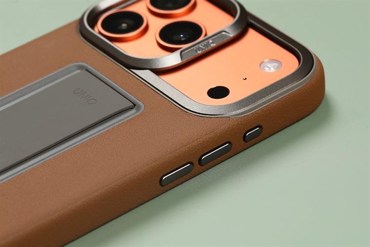 Ốp lưng MagSafe iPhone 17 Pro Max PU PC TPU Silicone UNIQ FlexGrip Camera Stand HELDRO PRO Màu Nâu