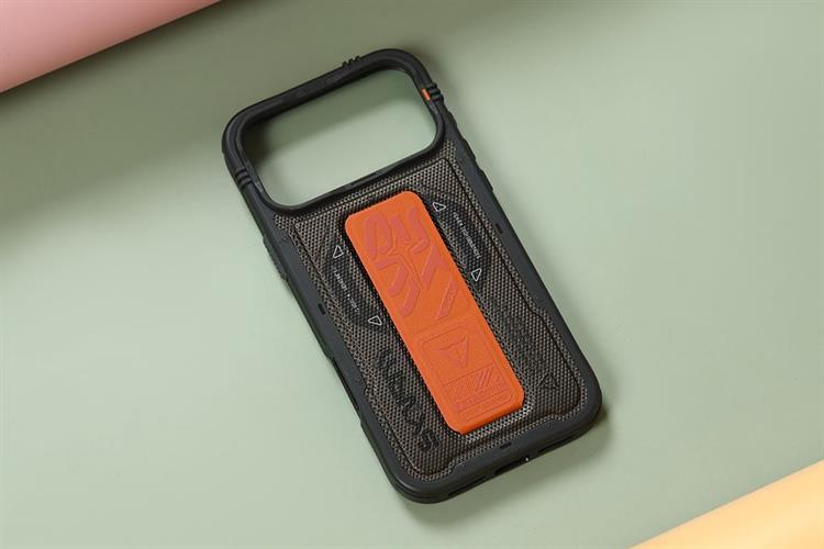 Ốp lưng MagSafe iPhone 17 Pro Max PC TPU SKINARMA Grip Stand PHANTOM Màu Đen - Cam