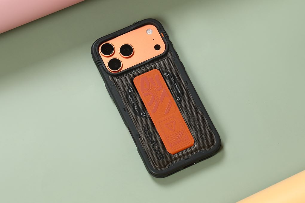 Ốp lưng MagSafe iPhone 17 Pro Max PC TPU SKINARMA Grip Stand PHANTOM Màu Đen - Cam