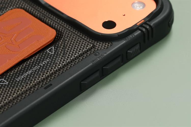 Ốp lưng MagSafe iPhone 17 Pro Max PC TPU SKINARMA Grip Stand PHANTOM Màu Đen - Cam