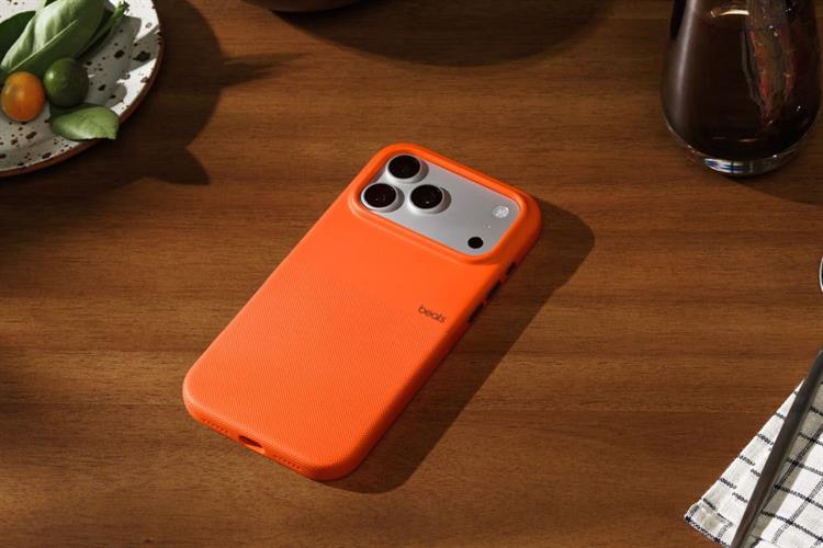 Ốp lưng MagSafe iPhone 17 Pro Max Nhựa Polymer Beats Màu Cam