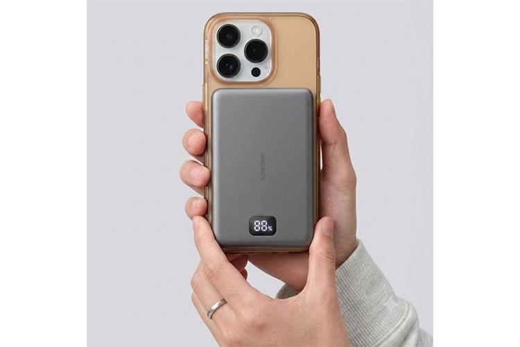 Ốp lưng Magnetic 360 Stand iPhone 16 Pro TPU PC TORRAS O3 AIR Màu Nâu