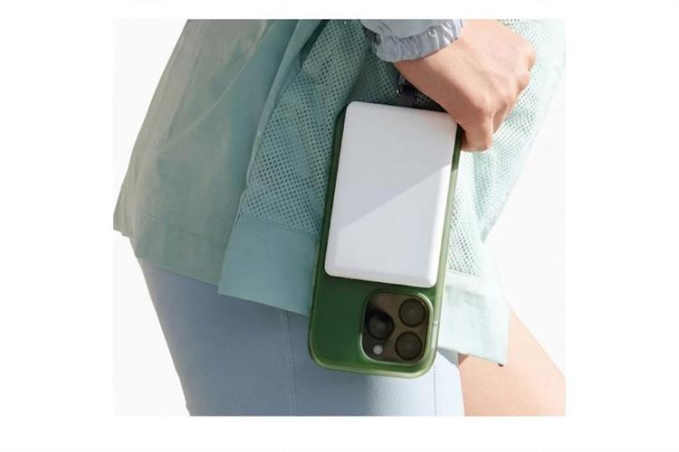 Ốp lưng Magnetic 360 Stand iPhone 16 Pro Max TPU PC TORRAS O3 AIR Màu Xanh lá