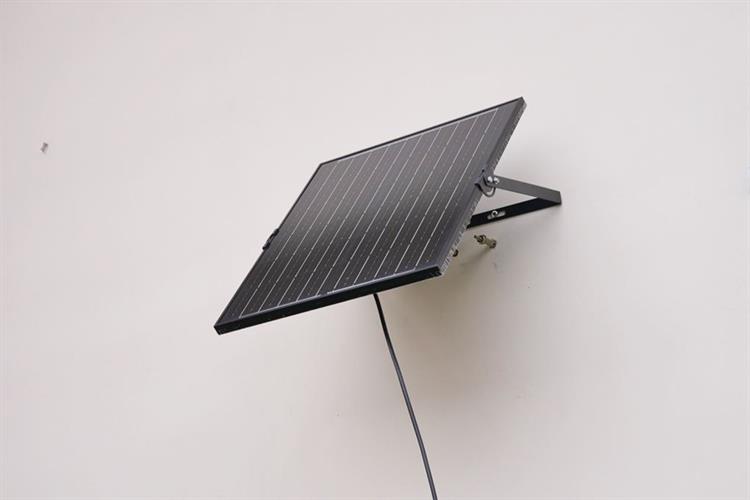 Đèn pha năng lượng mặt trời Modi MD-PT18-400-W Màu Đen