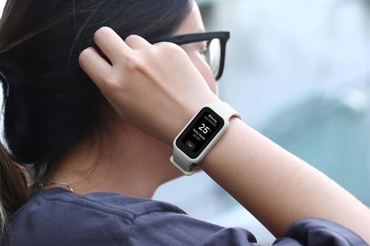 Vòng đeo tay thông minh Mi Band 9 Active Màu Trắng