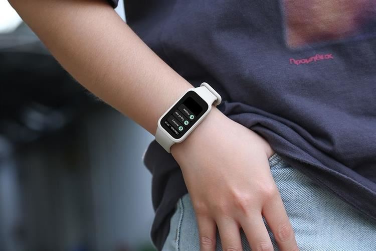 Vòng đeo tay thông minh Mi Band 9 Active Màu Trắng