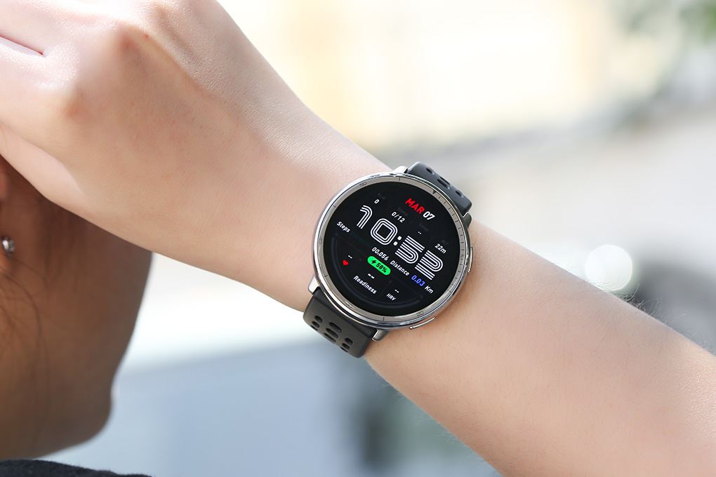 Amazfit Active 2 43.9mm dây silicone Màu Đen