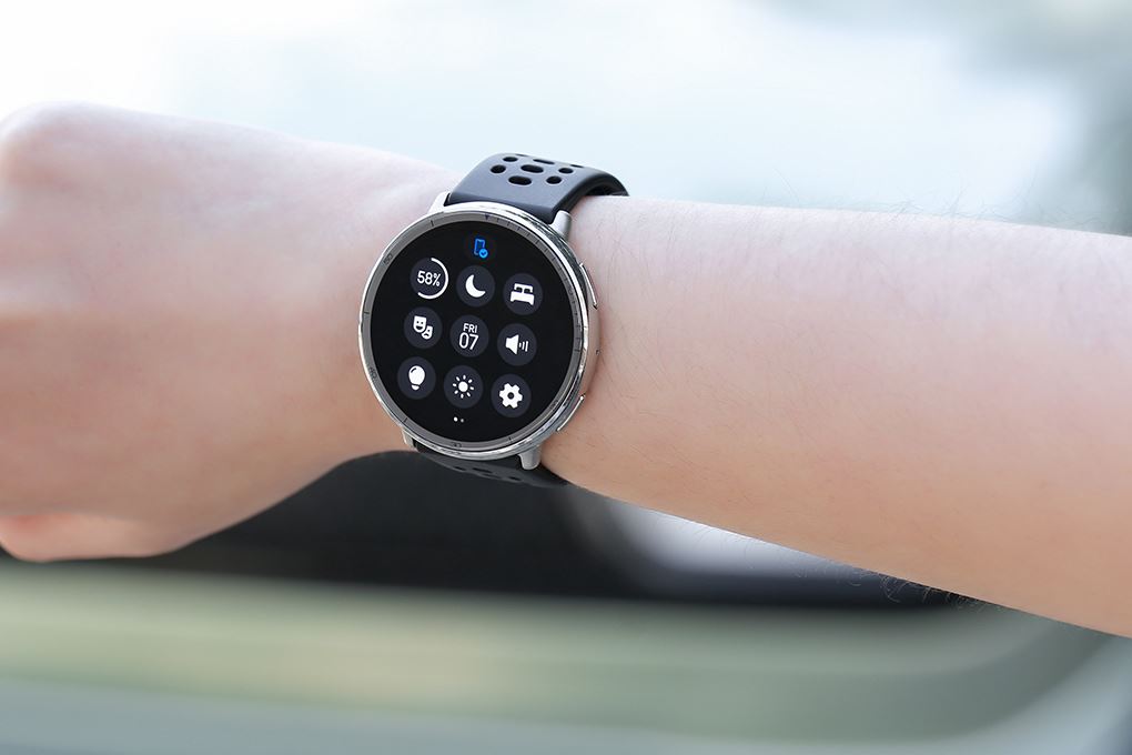 Amazfit Active 2 43.9mm dây silicone Màu Đen