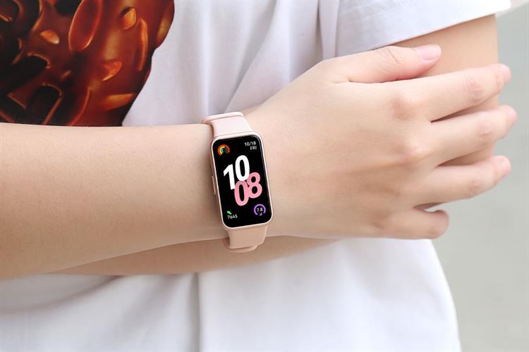 Vòng đeo tay thông minh Huawei Band 10 viền nhựa Màu Hồng