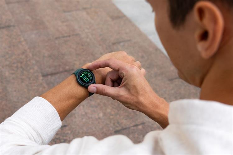 Garmin Vivoactive 6 42.2mm dây silicone Màu Xanh ngọc