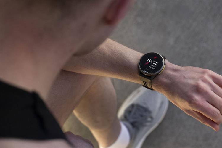 Garmin Forerunner 970 47mm dây silicone Màu Đen