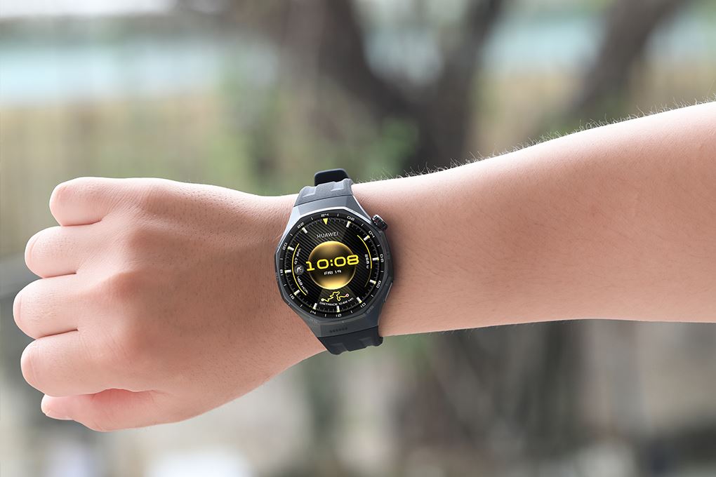 Huawei Watch GT 6 Pro 46mm viền Titanium dây cao su Màu Đen