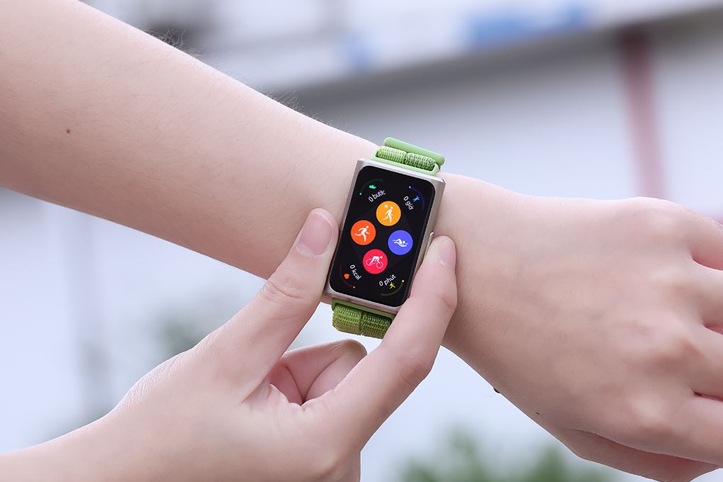 Vòng đeo tay thông minh Huawei Band 11 Pro dây nylon dệt Màu Xanh lá