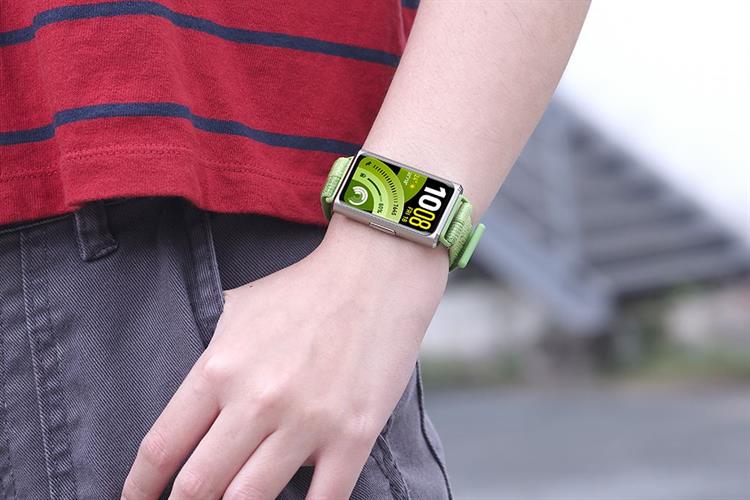 Vòng đeo tay thông minh Huawei Band 11 Pro dây nylon dệt Màu Xanh lá
