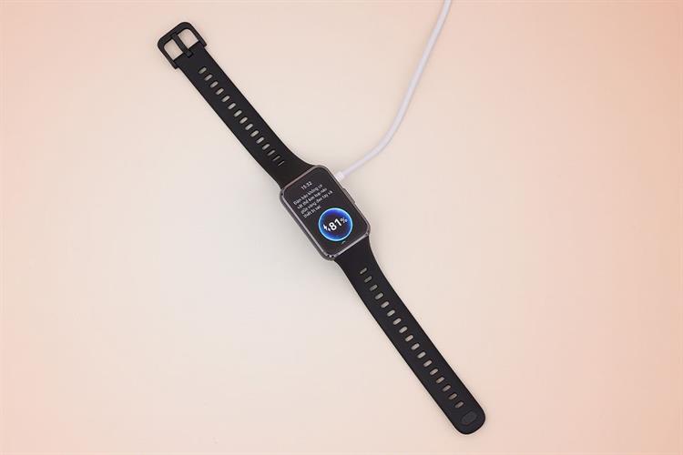 Vòng đeo tay thông minh Huawei Band 11 viền nhôm dây Fluor Màu Đen