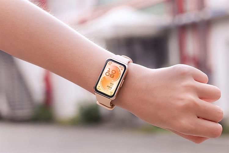 Vòng đeo tay thông minh Huawei Band 11 viền nhôm dây Fluor Màu Hồng